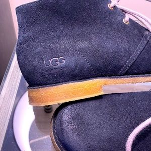 UGG Men’s Chukka Boots size 9